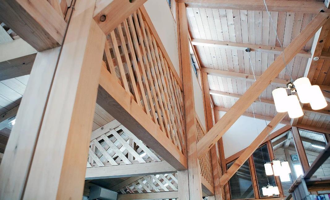 Interior con estructura de Hem-Fir